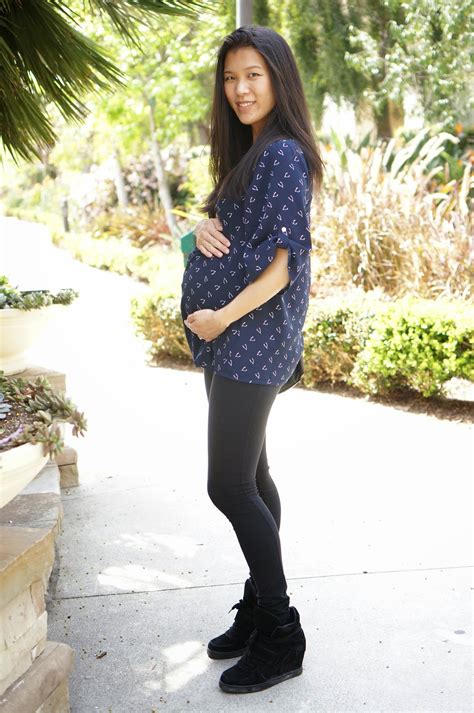 Life By Appointment: Maternity Staple: Basic Black Legging at 33 Weeks