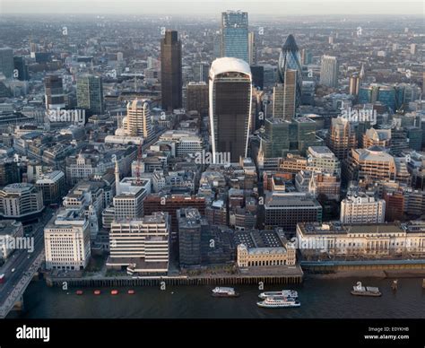 London cbd hi-res stock photography and images - Alamy