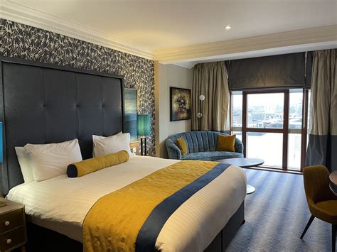 Hotel Review: Leonardo Royal Hotel London City