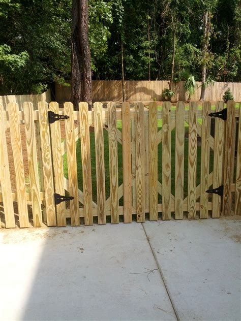 56+ Picket Fence Styles Surely You Want to Copy - Our picket fence concepts and picket fencing ...