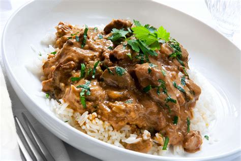 Beef Stroganoff Recipe: Learn to Make Easy Beef Stroganoff · Seema