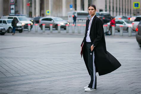 The Best Street Style From Russia Fashion Week: Spring 2017 | Vogue