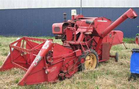 Massey Ferguson 30 (old) combine | Tractor & Construction Plant Wiki ...