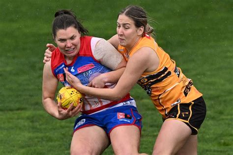 How different AFLW teams use tackling pressure for different reasons ...