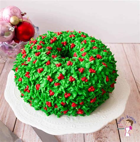 Christmas Cake Wreath - Veena Azmanov