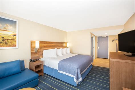 Days Inn & Suites by Wyndham Kearney | Kearney, NE Hotels