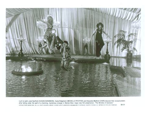 Susan Sarandon Michelle Pfeiffer Cher Witches of Eastwick 8x10 1987