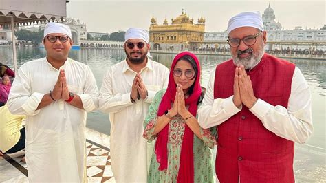 Bollywood News | Boman Irani Visits Golden Temple With Family to Seek Blessings Prior to His ...