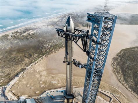 Epic Photos of SpaceX's Massive Starship Rocket on Launch Pad | PetaPixel