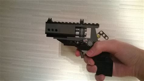 How To Build Very Simple Lego Revolver (WORKING) - YouTube