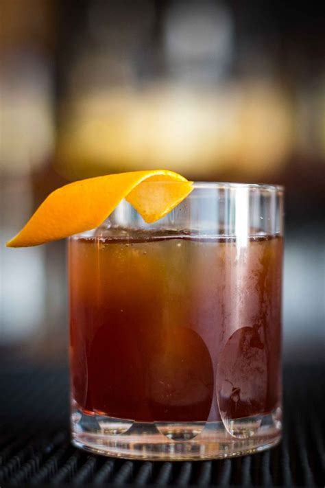 23 Best Whiskey Cocktails - Drink Recipes to Mix With Whiskey & Bourbon