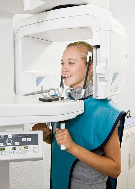 Dental Patient Undergoes X Ray Examination Picture And HD Photos | Free Download On Lovepik