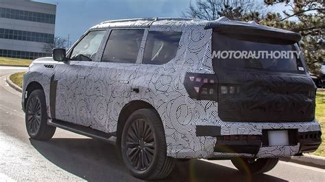 2025 Infiniti QX80 spied for first time