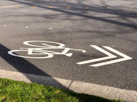 Premium Photo | A bicycle path symbol on the roadway