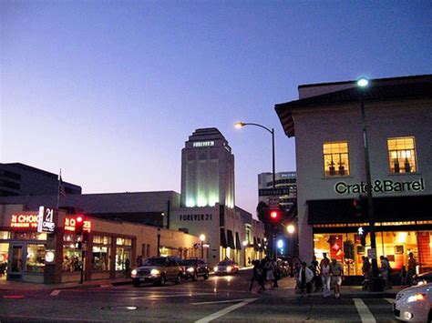 Old Town Pasadena | Santa Clarita City Briefs | Old town pasadena, Old town, Pasadena