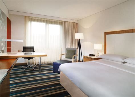 Sheraton Frankfurt - Review: Sheraton Frankfurt Airport Hotel - InsideFlyer DE : Alte oper and ...