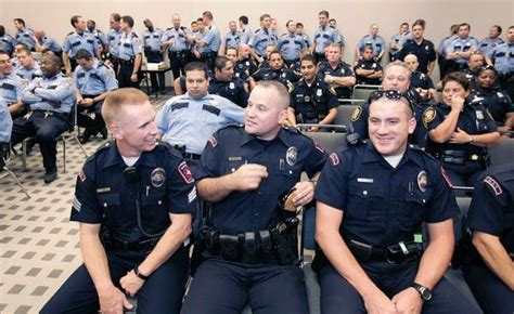 Officers from Mansfield among police helping in Houston - Houston Chronicle