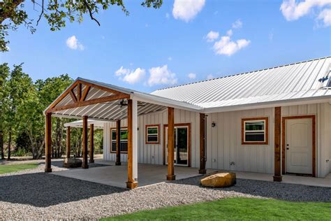 Mineral Wells Barndominium: 1,582 Sqft With Great Layout | Metal building house plans, Metal ...