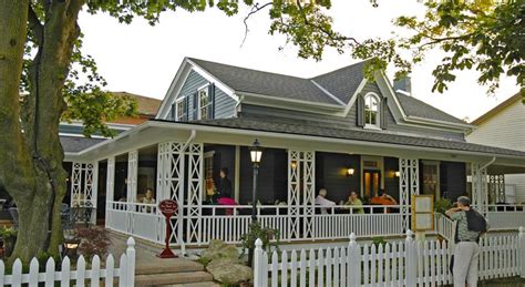 Shaw Club Hotel | Bed and Breakfast Niagara on the Lake