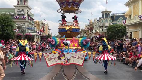 Festival of Fantasy Parade, Main Street USA, Magic Kingdom, Walt Disney World - YouTube