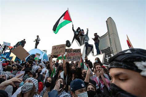 Toronto police arrest 3 men following anti-lockdown, pro-Palestinian protests | CBC News