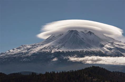 Google+standing lenticular cloud | Monte shasta, Nuvens lenticulares, Nuvem lenticular