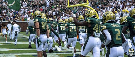 4 – USF vs Georgia Tech 2019 – USF Mascot Rocky D. Bull Mitchell Wilcox Jordan Cronkrite Ryan ...