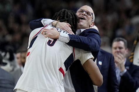 UConn freshman Stephon Castle declares for NBA draft and becomes school ...