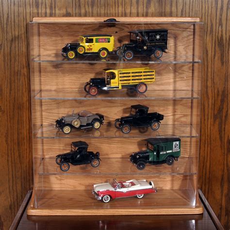 Collection of Danbury Mint Model Cars and Display Case | EBTH