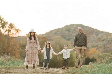 Fall Family Photos | Outfit Guide - sarahsidwell.com