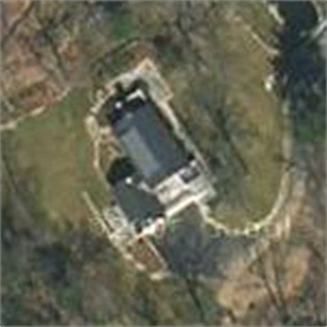 Bill Belichick's House (former) in Weston, MA - Virtual Globetrotting