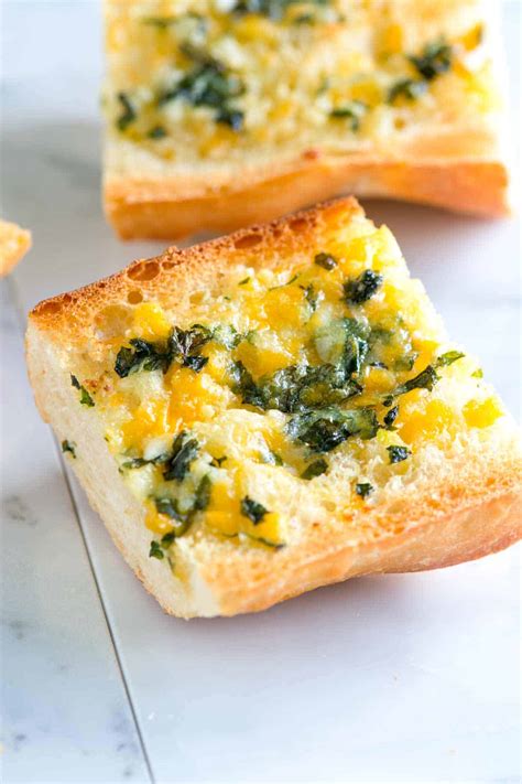 Receta sencilla de pan de queso con ajo casero