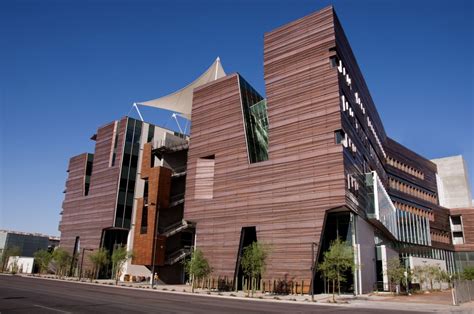 University of Arizona's Phoenix medical school receives full accreditation | College | tucson.com