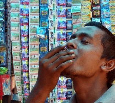 Vedic Views on World News: GUTKA BAN WELCOME, NEEDS TO BE EFFECTIVE