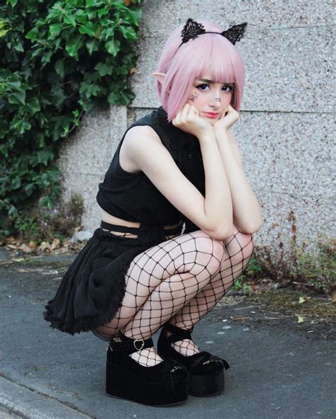 30 Grunge Goth Aesthetic Outfits | Pastel goth outfits, Cute goth girl ...