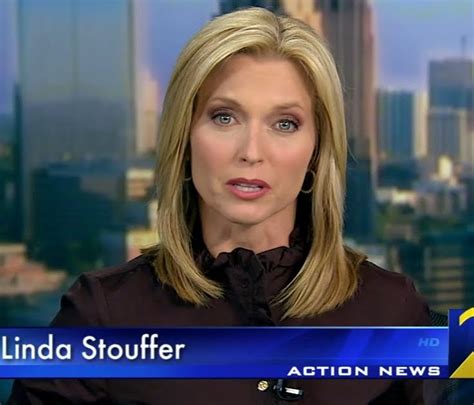 Catching up with sexy anchorbabe Linda Stouffer - Sexy Leg Cross