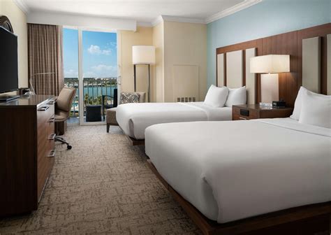 Hilton Clearwater Beach Resort in Clearwater (FL) - Room Deals, Photos ...