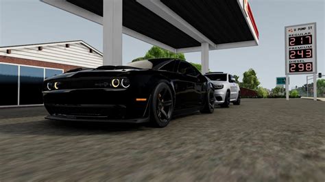 BeamNG| Dodge Challenger SRT Hellcat Redeye Widebody gets chased by a ...