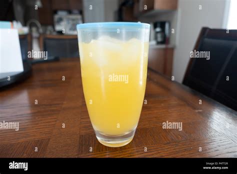 Fresh orange juice with Ice Stock Photo - Alamy