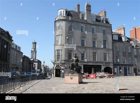 Castlegate aberdeen scotland hi-res stock photography and images - Alamy