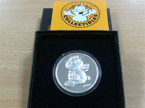 Emasunik2u: 1 oz Garfield Collectibles Silver Coin Jim Davis Series