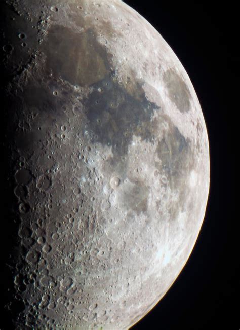 Quarter Moon : r/astrophotography