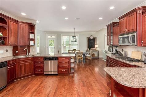 Atlanta Braves star Freddie Freeman selling Georgia home for $775k | Slideshows ...