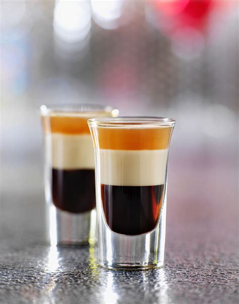 Find a Smooth, Layered Shooter for Your Next Party | Recette verrine ...