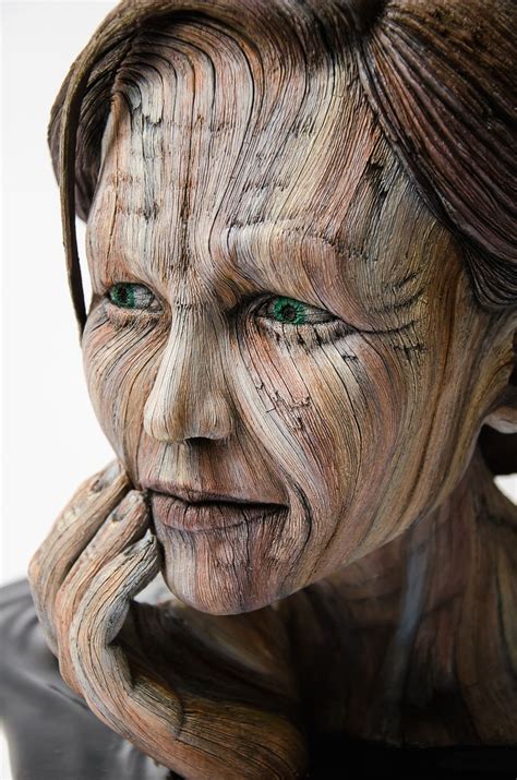 Hyperrealistic sculptures make clay look like wooden humans – Artofit