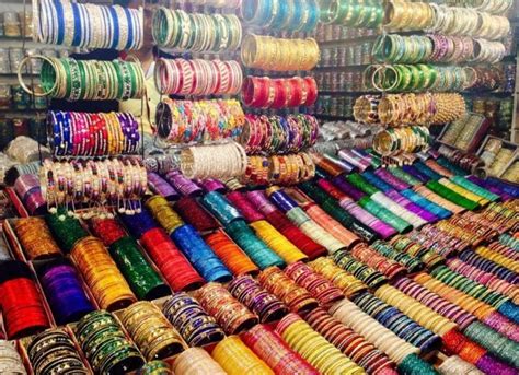 10 Cheap Iconic Shopping Places In Kolkata | Popular Markets In Kolkata