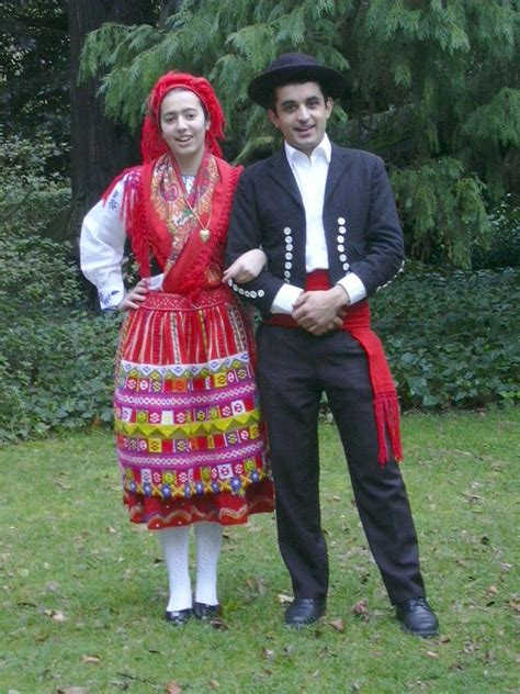 Folk costume, Traditional outfits, Traditional dresses