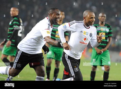 Benni mccarthy orlando pirates hi-res stock photography and images - Alamy