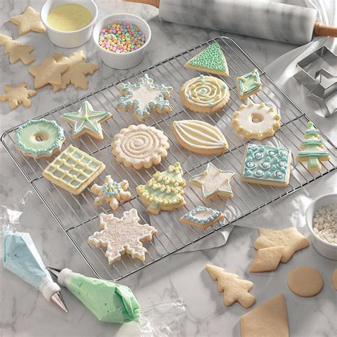 30 Christmas Cookie Decorating Ideas to Try This Year | Easy christmas ...