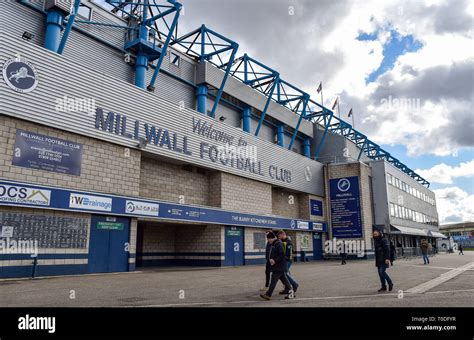 Millwall fc stadium hi-res stock photography and images - Alamy